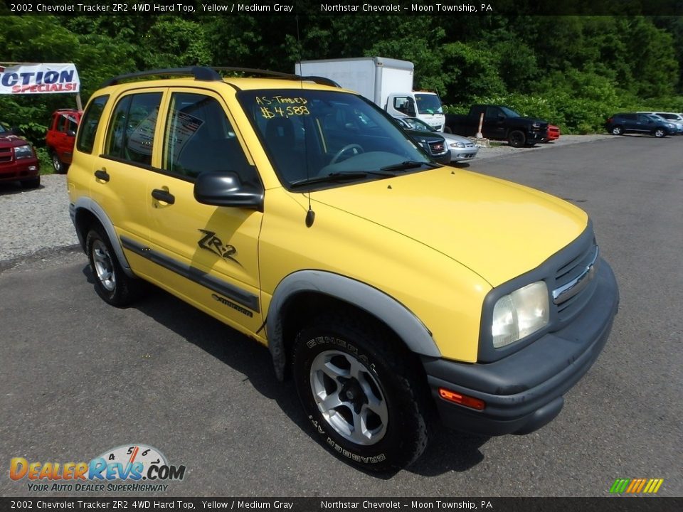 2002 Chevrolet Tracker ZR2 4WD Hard Top Yellow / Medium Gray Photo #5