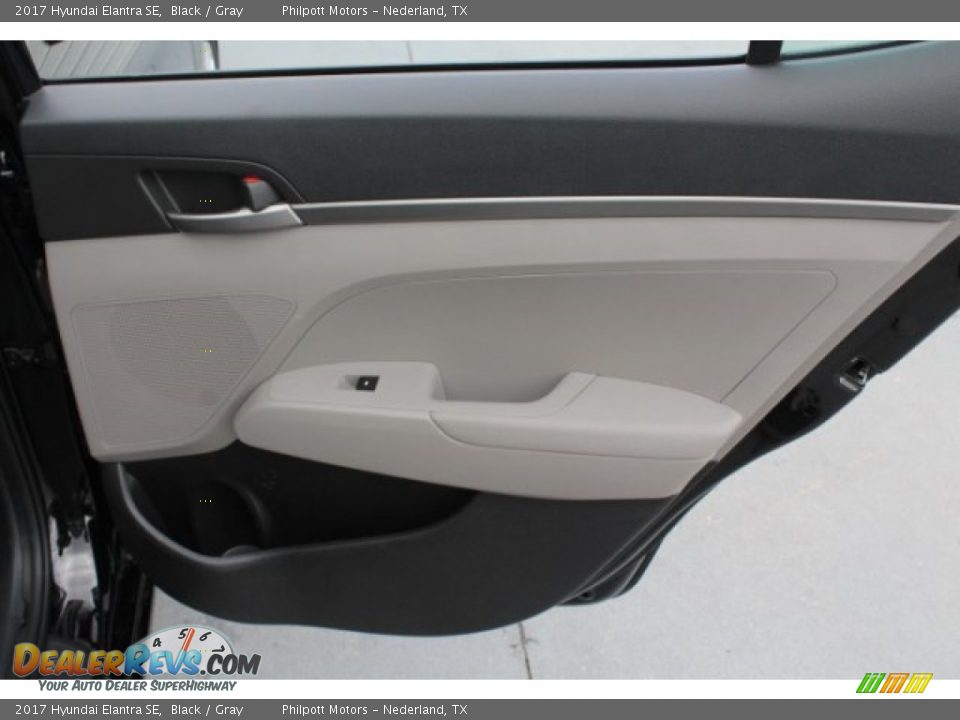 2017 Hyundai Elantra SE Black / Gray Photo #29