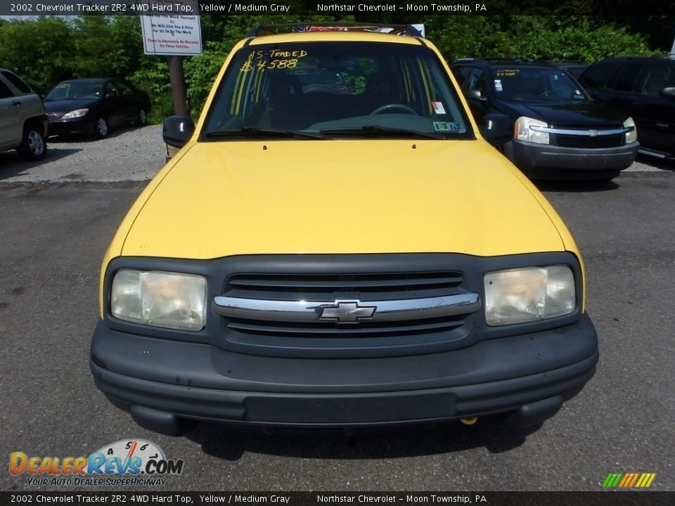 2002 Chevrolet Tracker ZR2 4WD Hard Top Yellow / Medium Gray Photo #6