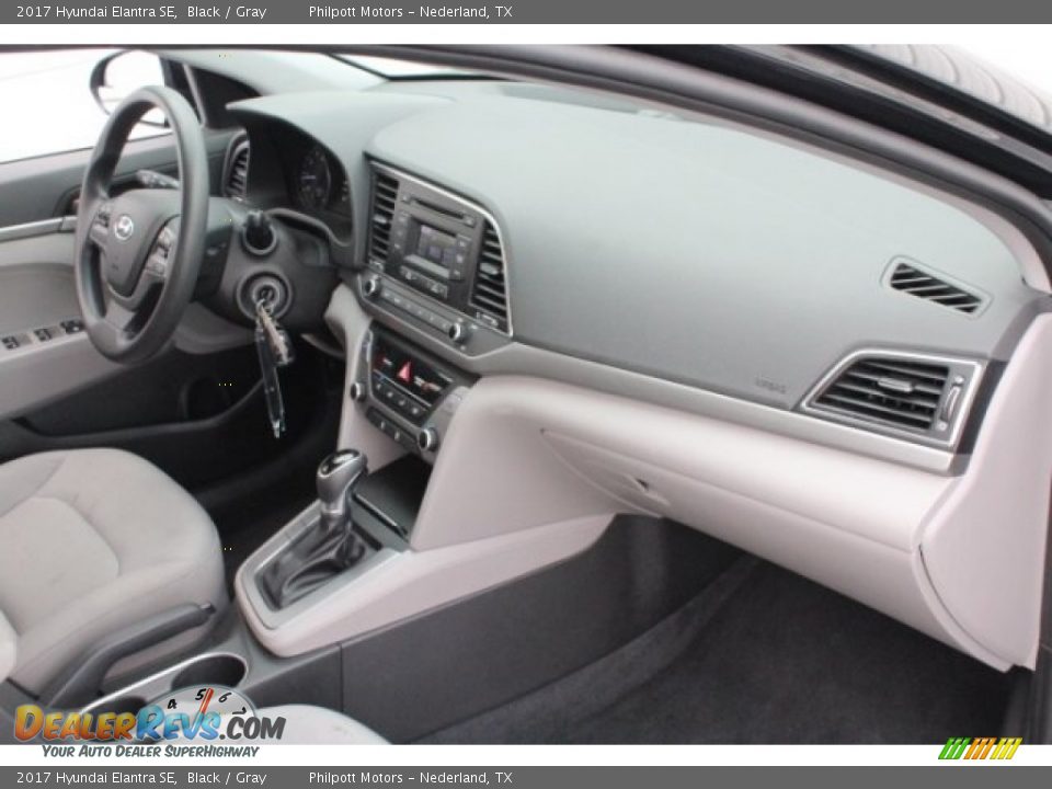2017 Hyundai Elantra SE Black / Gray Photo #32