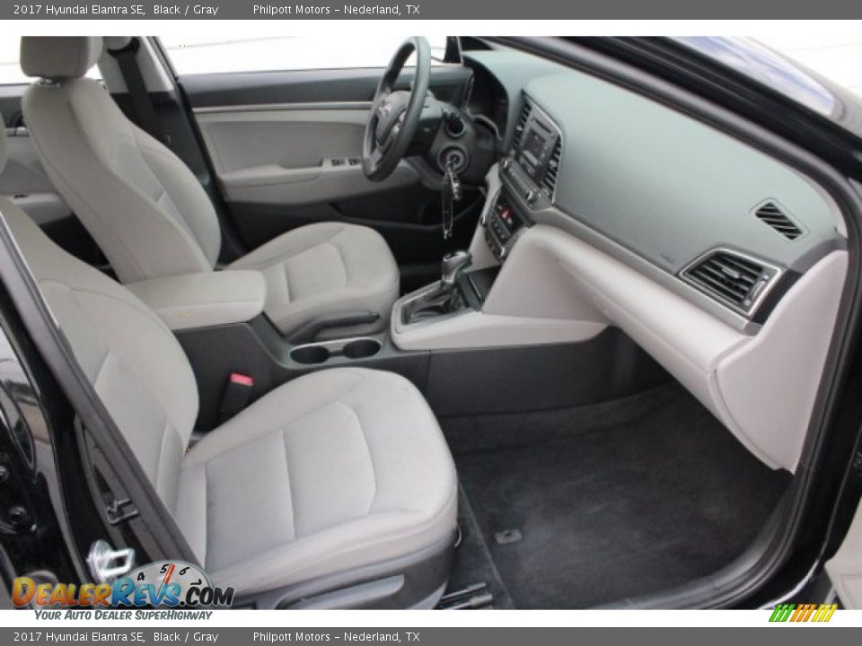 2017 Hyundai Elantra SE Black / Gray Photo #33
