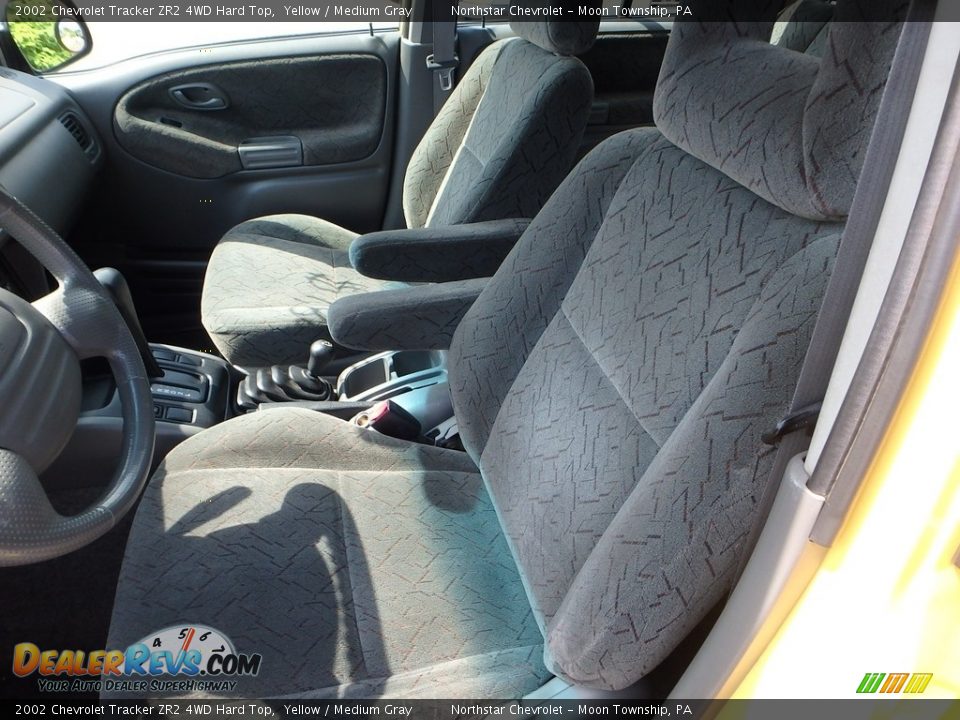 2002 Chevrolet Tracker ZR2 4WD Hard Top Yellow / Medium Gray Photo #8