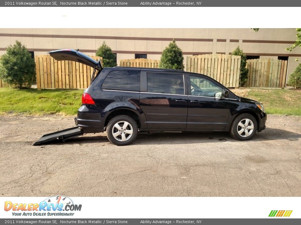 2011 Volkswagen Routan SE Nocturne Black Metallic / Sierra Stone Photo #1