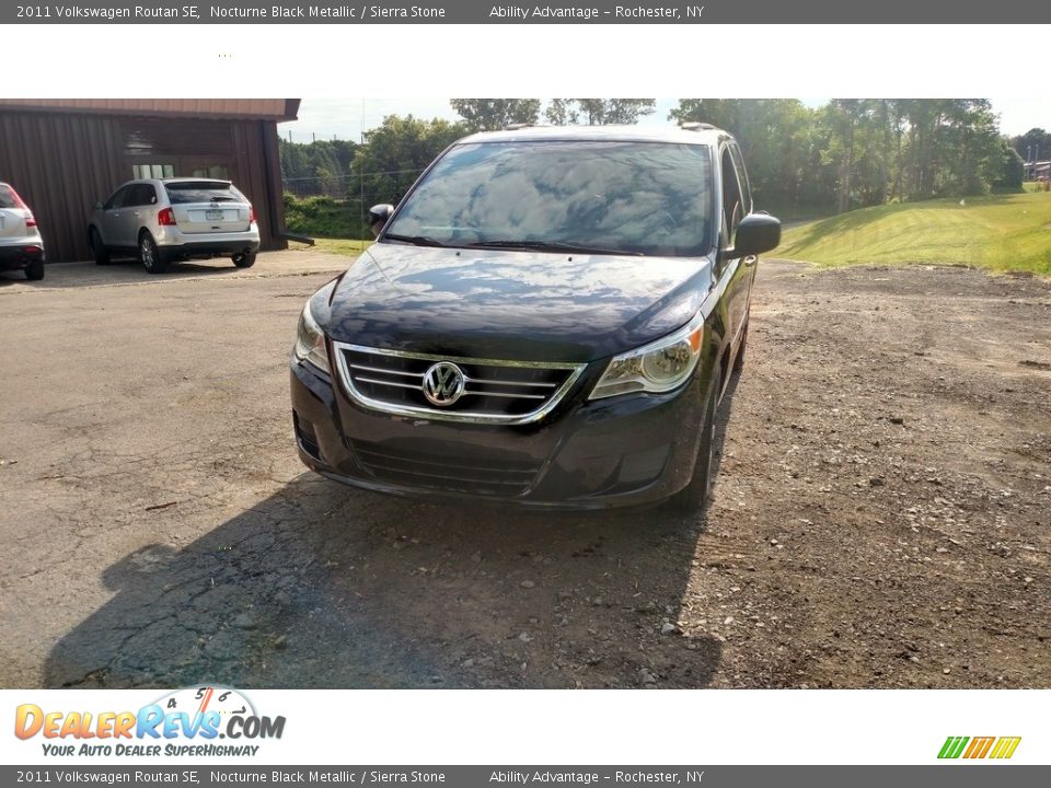 2011 Volkswagen Routan SE Nocturne Black Metallic / Sierra Stone Photo #2