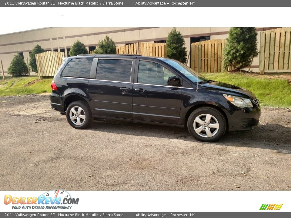 2011 Volkswagen Routan SE Nocturne Black Metallic / Sierra Stone Photo #4