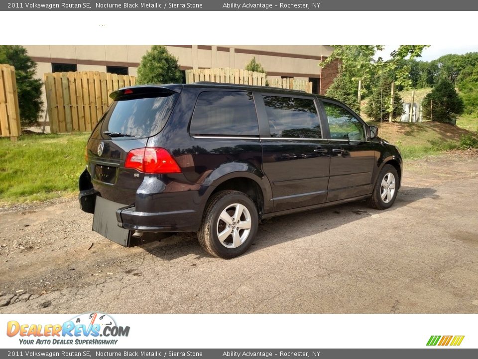 2011 Volkswagen Routan SE Nocturne Black Metallic / Sierra Stone Photo #6