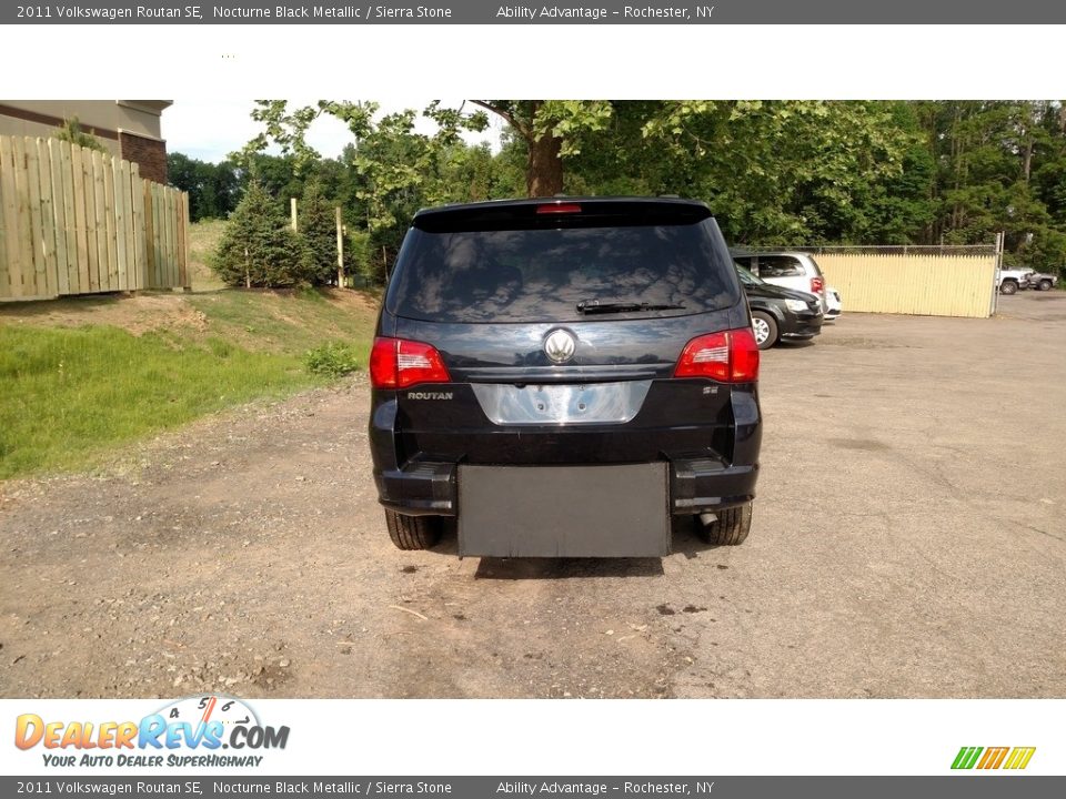 2011 Volkswagen Routan SE Nocturne Black Metallic / Sierra Stone Photo #7