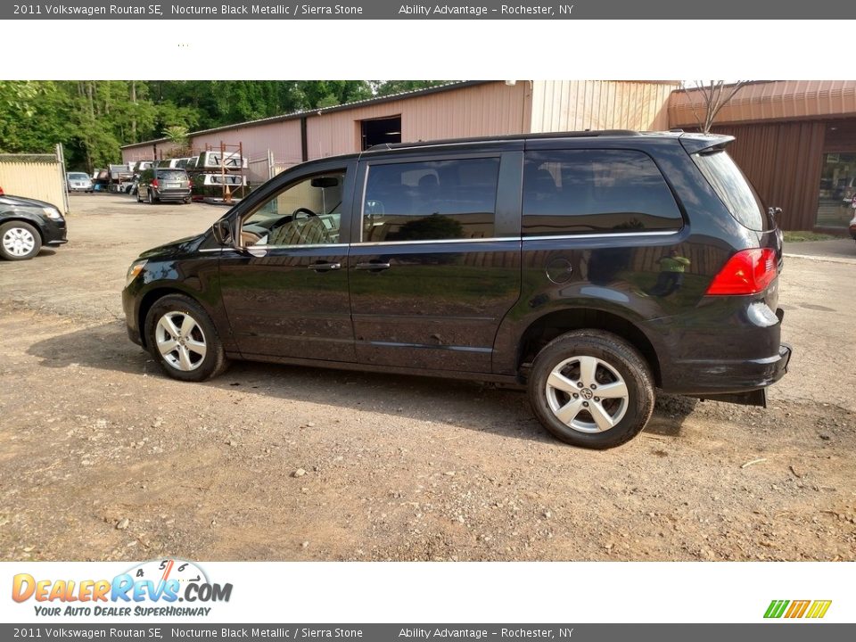 2011 Volkswagen Routan SE Nocturne Black Metallic / Sierra Stone Photo #9