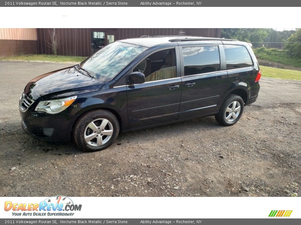 2011 Volkswagen Routan SE Nocturne Black Metallic / Sierra Stone Photo #10