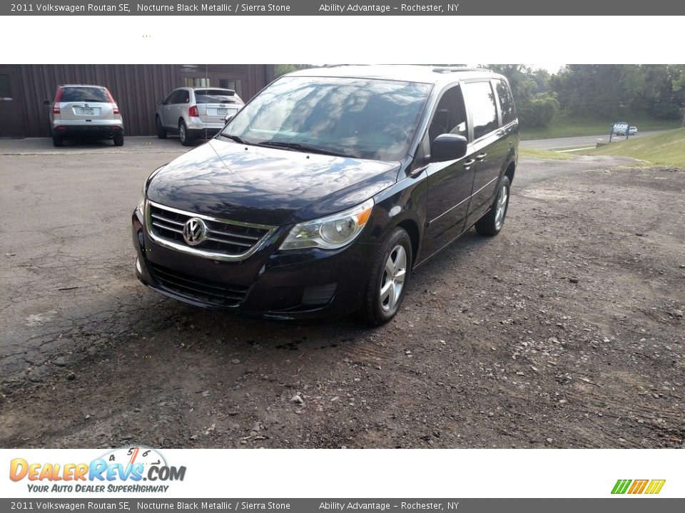 2011 Volkswagen Routan SE Nocturne Black Metallic / Sierra Stone Photo #11