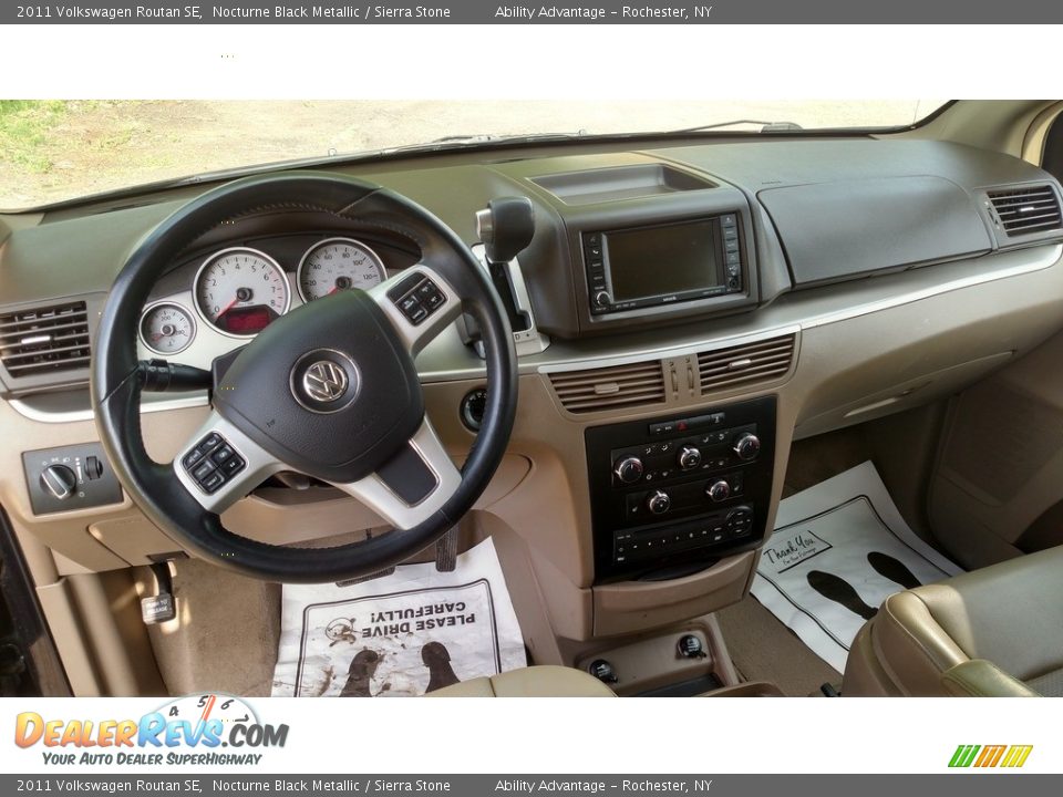 2011 Volkswagen Routan SE Nocturne Black Metallic / Sierra Stone Photo #27