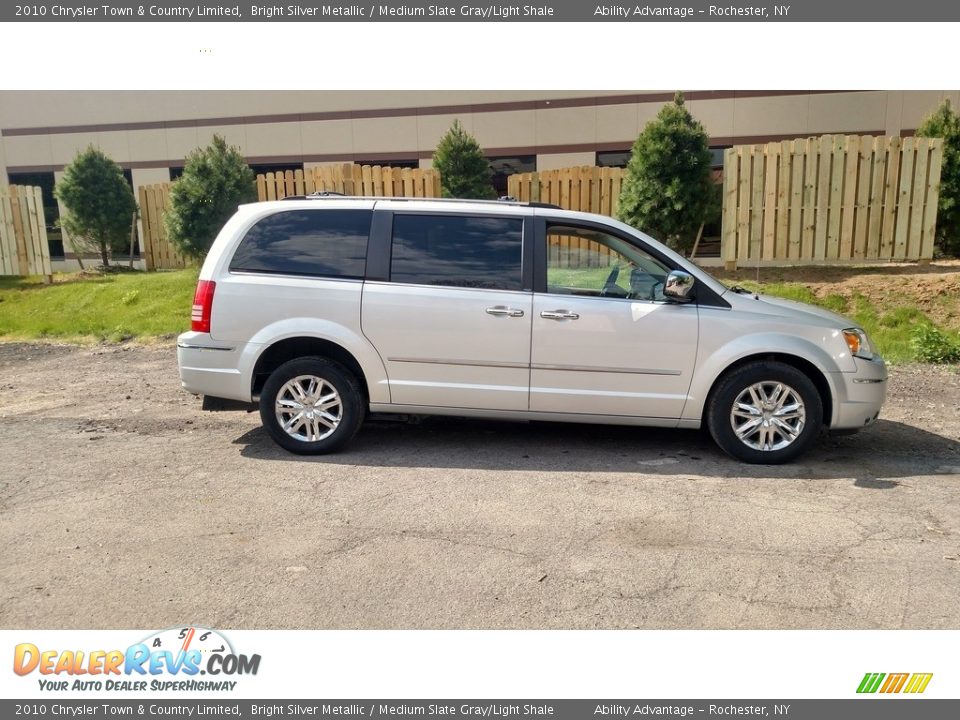 2010 Chrysler Town & Country Limited Bright Silver Metallic / Medium Slate Gray/Light Shale Photo #4