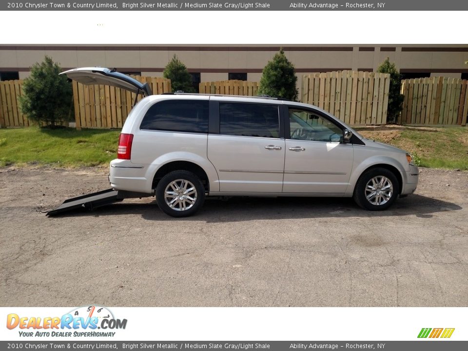 2010 Chrysler Town & Country Limited Bright Silver Metallic / Medium Slate Gray/Light Shale Photo #13