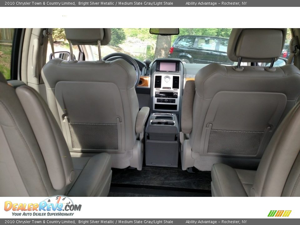2010 Chrysler Town & Country Limited Bright Silver Metallic / Medium Slate Gray/Light Shale Photo #19