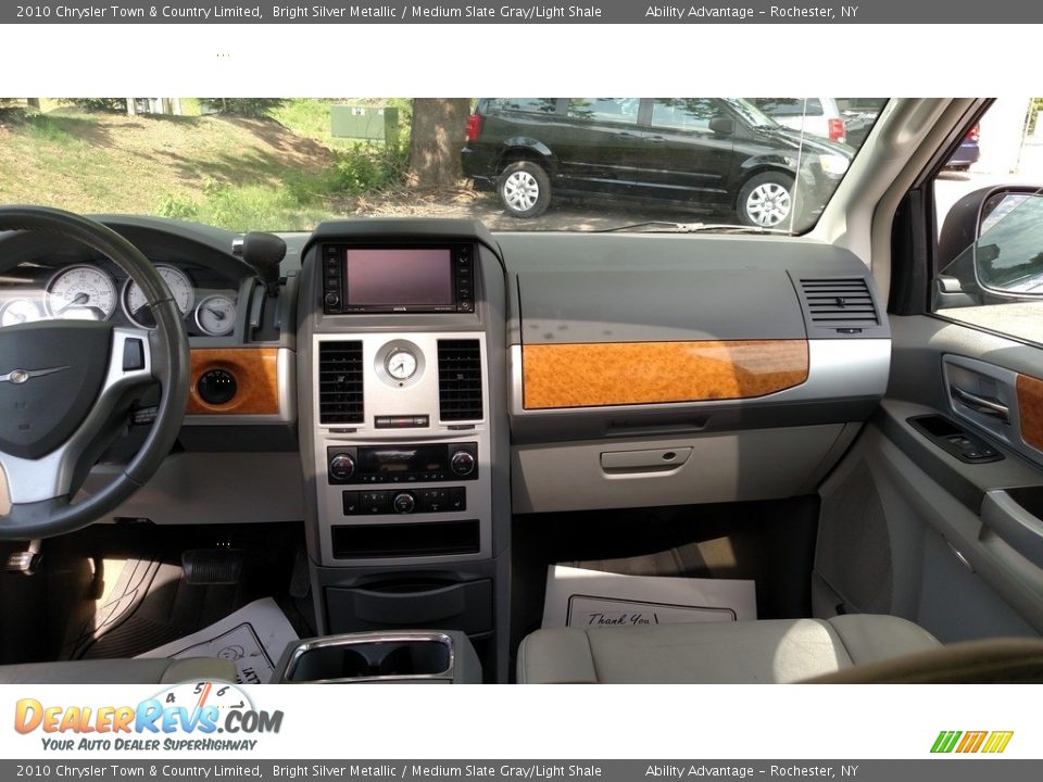 2010 Chrysler Town & Country Limited Bright Silver Metallic / Medium Slate Gray/Light Shale Photo #20