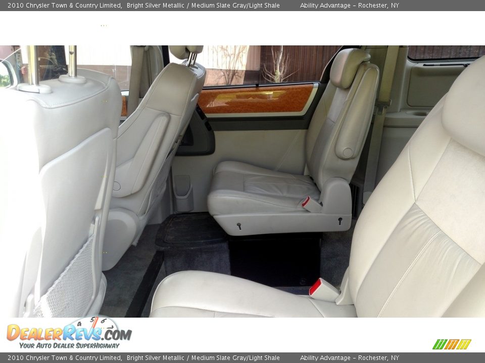 2010 Chrysler Town & Country Limited Bright Silver Metallic / Medium Slate Gray/Light Shale Photo #24