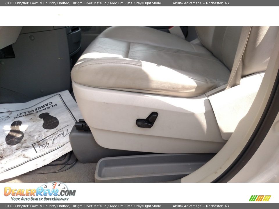 2010 Chrysler Town & Country Limited Bright Silver Metallic / Medium Slate Gray/Light Shale Photo #27
