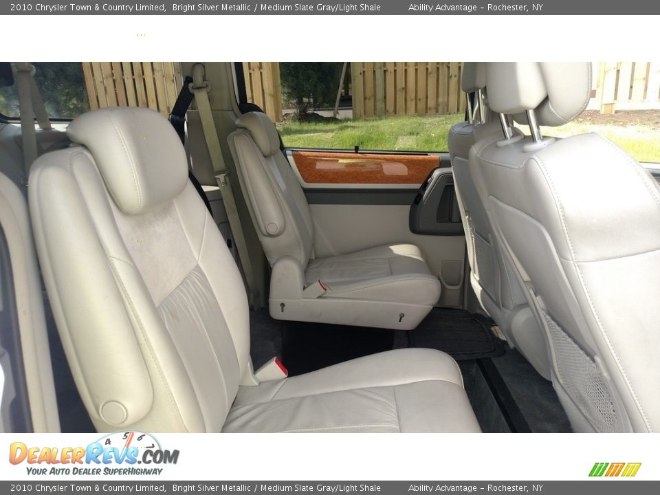 2010 Chrysler Town & Country Limited Bright Silver Metallic / Medium Slate Gray/Light Shale Photo #30
