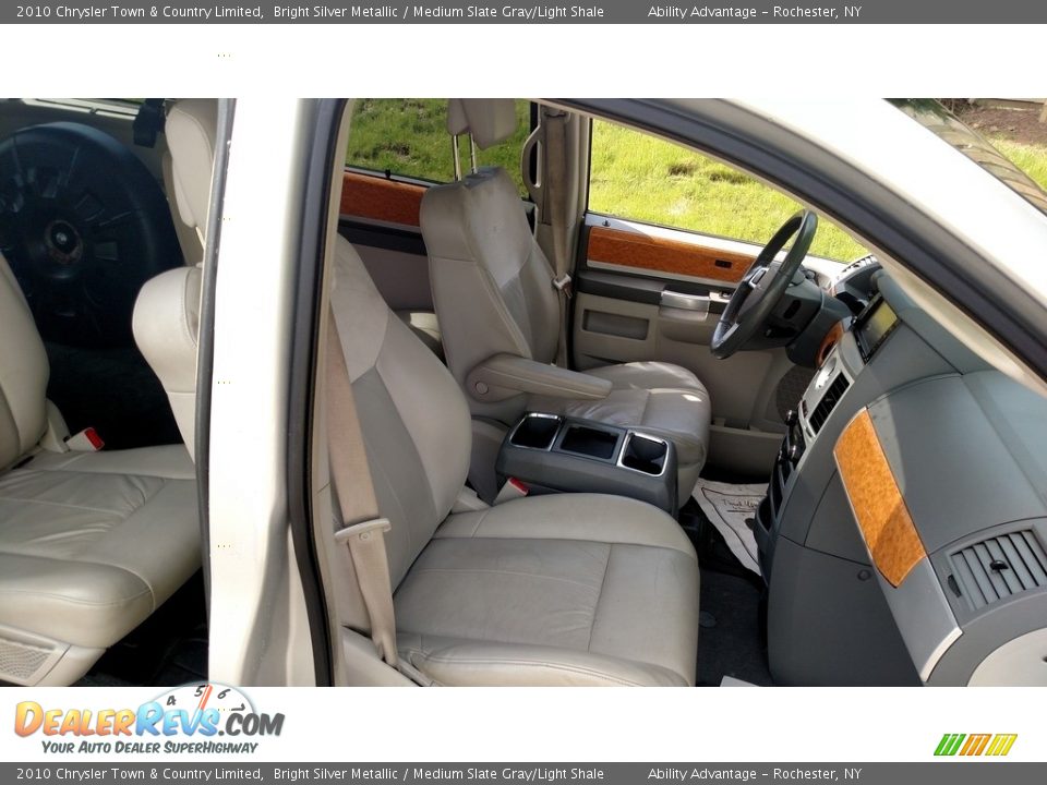 2010 Chrysler Town & Country Limited Bright Silver Metallic / Medium Slate Gray/Light Shale Photo #33