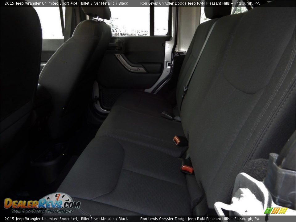 2015 Jeep Wrangler Unlimited Sport 4x4 Billet Silver Metallic / Black Photo #13