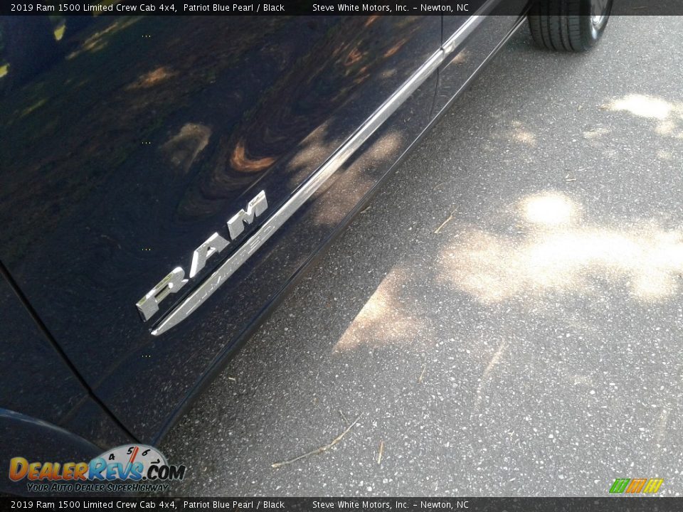 2019 Ram 1500 Limited Crew Cab 4x4 Patriot Blue Pearl / Black Photo #33