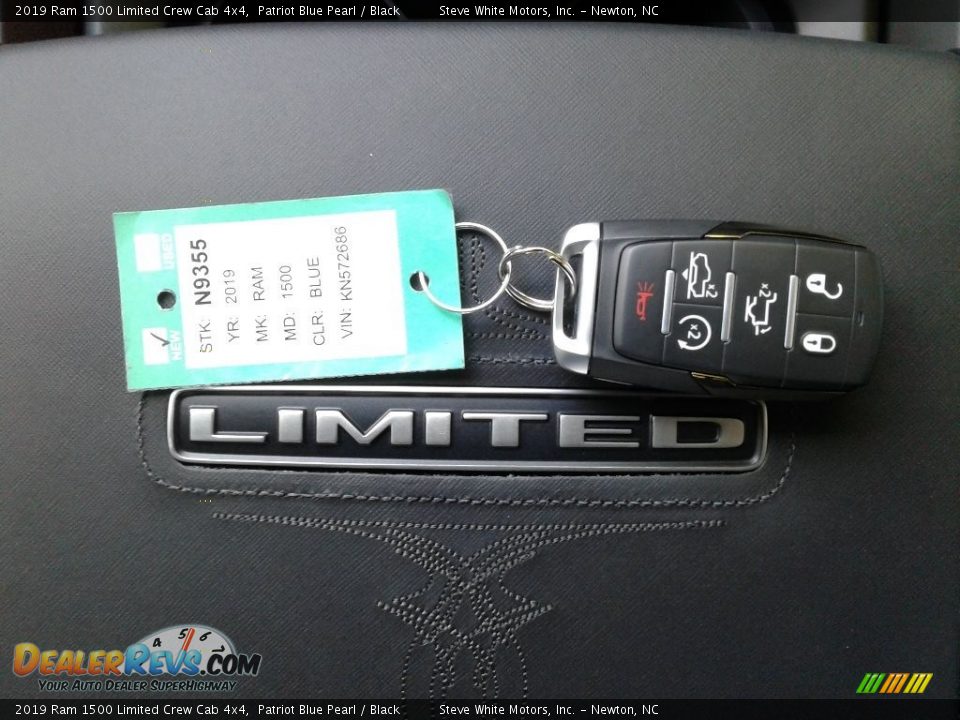Keys of 2019 Ram 1500 Limited Crew Cab 4x4 Photo #34