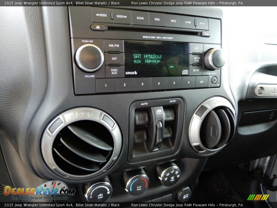 2015 Jeep Wrangler Unlimited Sport 4x4 Billet Silver Metallic / Black Photo #19
