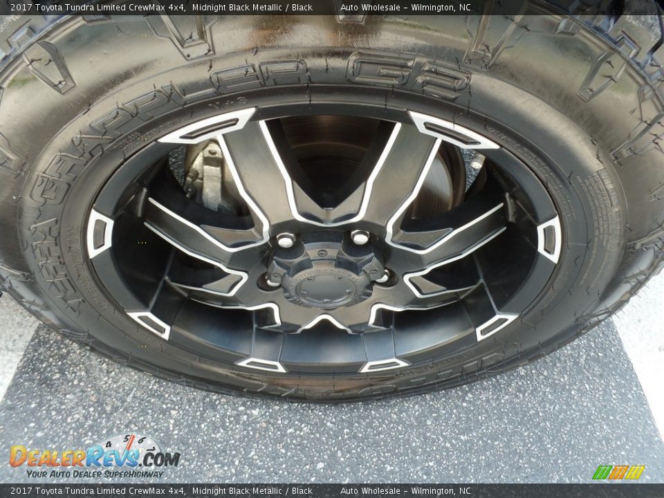 2017 Toyota Tundra Limited CrewMax 4x4 Midnight Black Metallic / Black Photo #7