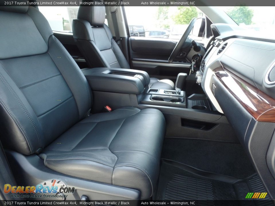 2017 Toyota Tundra Limited CrewMax 4x4 Midnight Black Metallic / Black Photo #13