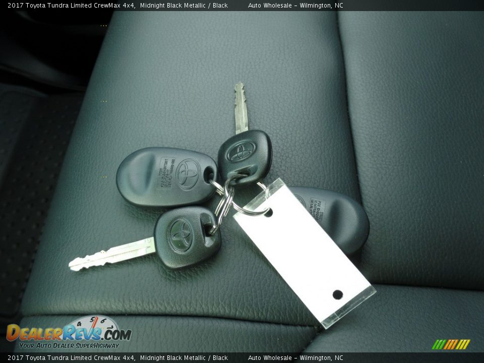 2017 Toyota Tundra Limited CrewMax 4x4 Midnight Black Metallic / Black Photo #20