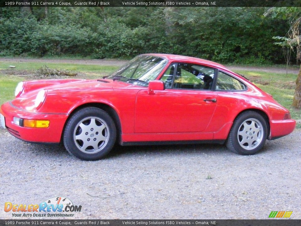 Front 3/4 View of 1989 Porsche 911 Carrera 4 Coupe Photo #1
