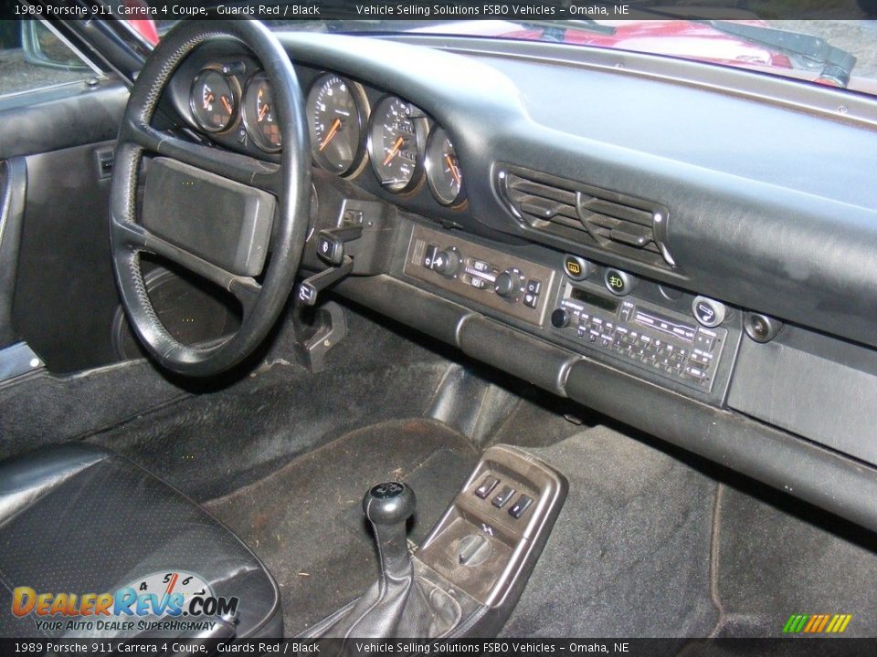 Dashboard of 1989 Porsche 911 Carrera 4 Coupe Photo #2