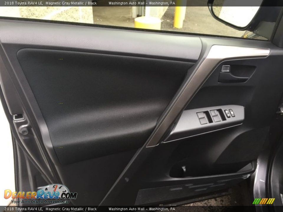 2018 Toyota RAV4 LE Magnetic Gray Metallic / Black Photo #7