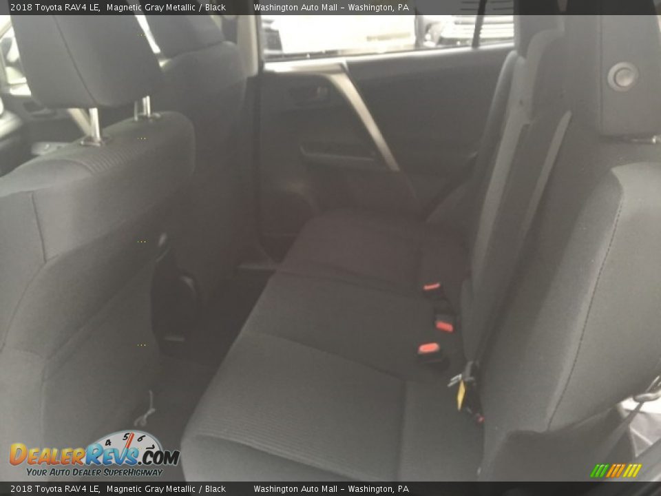 2018 Toyota RAV4 LE Magnetic Gray Metallic / Black Photo #12