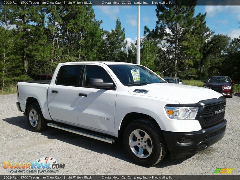 Front 3/4 View of 2019 Ram 1500 Tradesman Crew Cab Photo #7