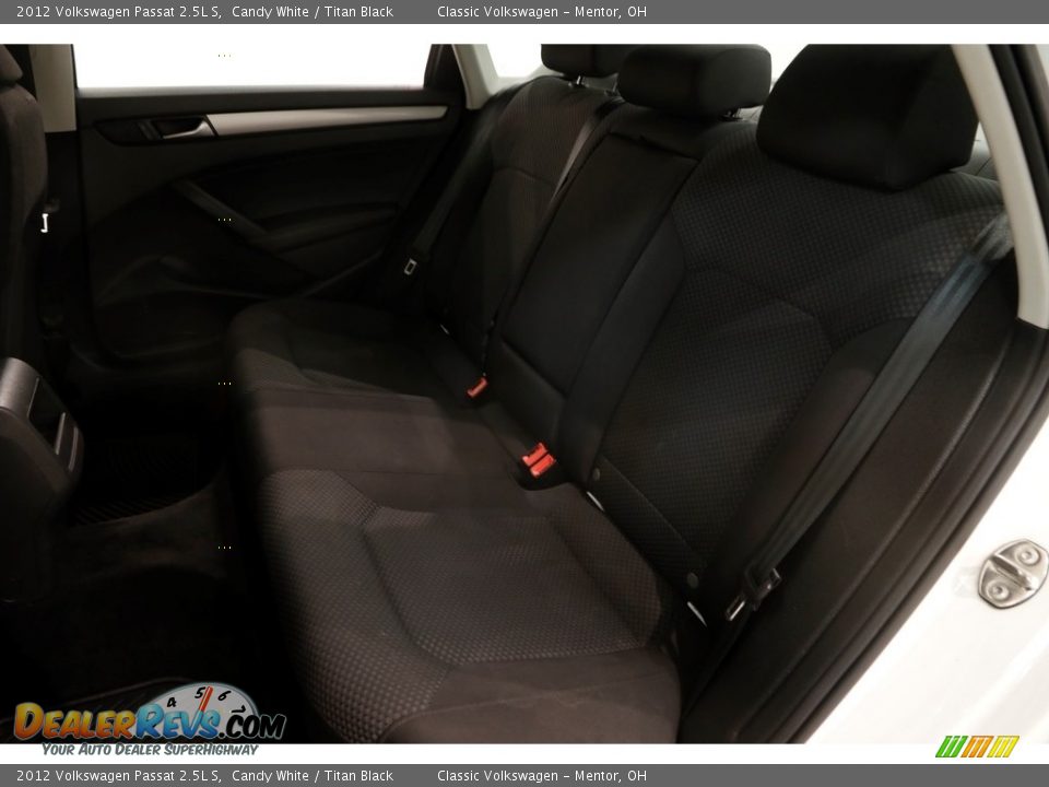 2012 Volkswagen Passat 2.5L S Candy White / Titan Black Photo #12