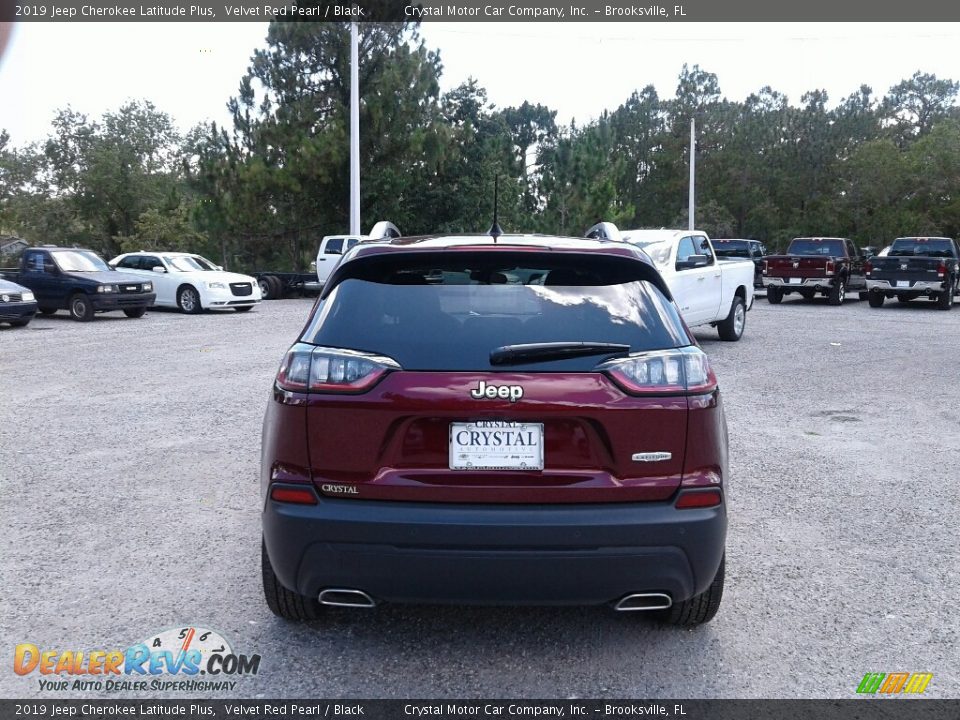 2019 Jeep Cherokee Latitude Plus Velvet Red Pearl / Black Photo #4