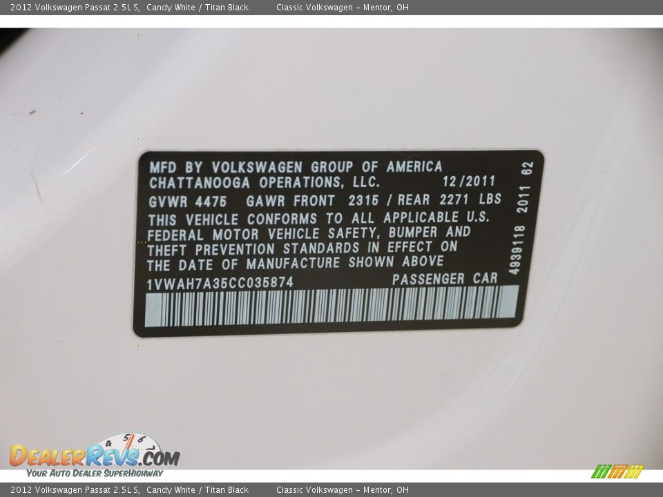 2012 Volkswagen Passat 2.5L S Candy White / Titan Black Photo #15