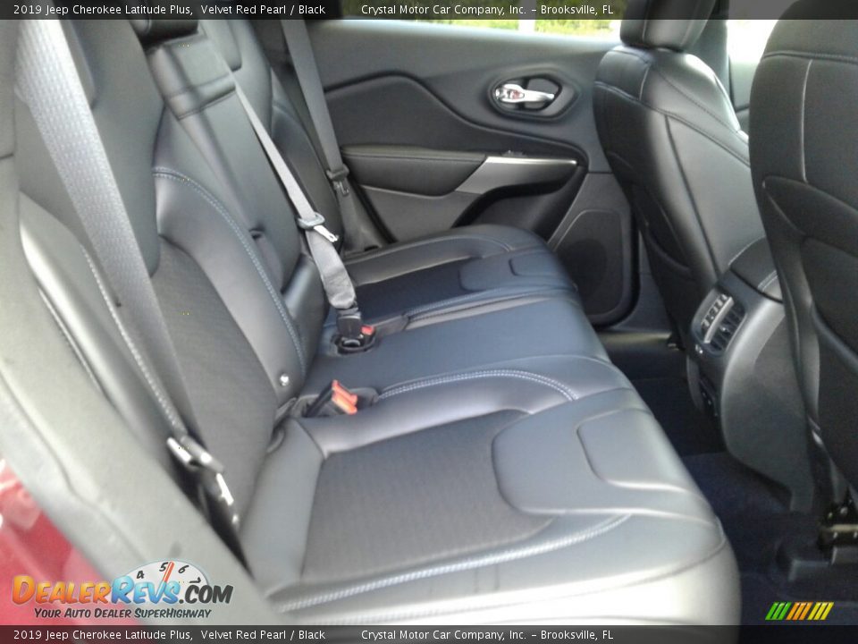 2019 Jeep Cherokee Latitude Plus Velvet Red Pearl / Black Photo #11