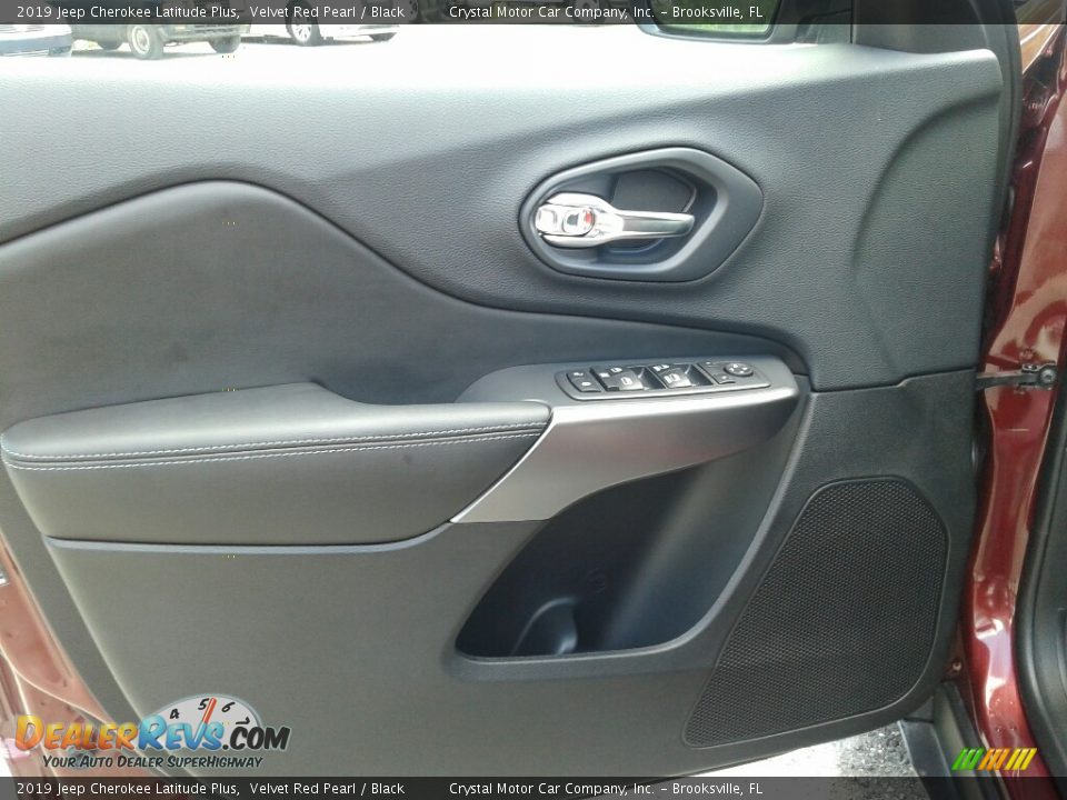 2019 Jeep Cherokee Latitude Plus Velvet Red Pearl / Black Photo #17