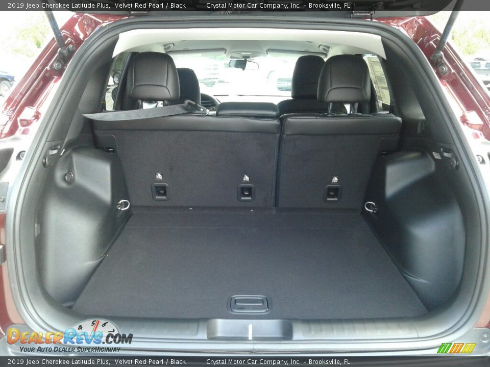 2019 Jeep Cherokee Latitude Plus Velvet Red Pearl / Black Photo #19