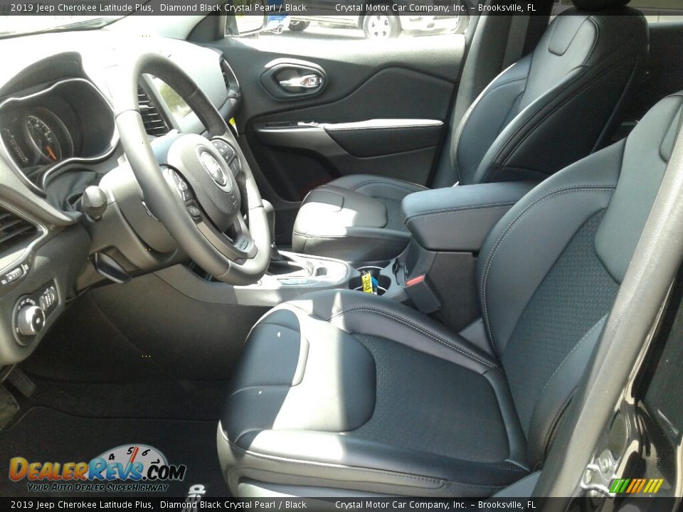 Front Seat of 2019 Jeep Cherokee Latitude Plus Photo #9