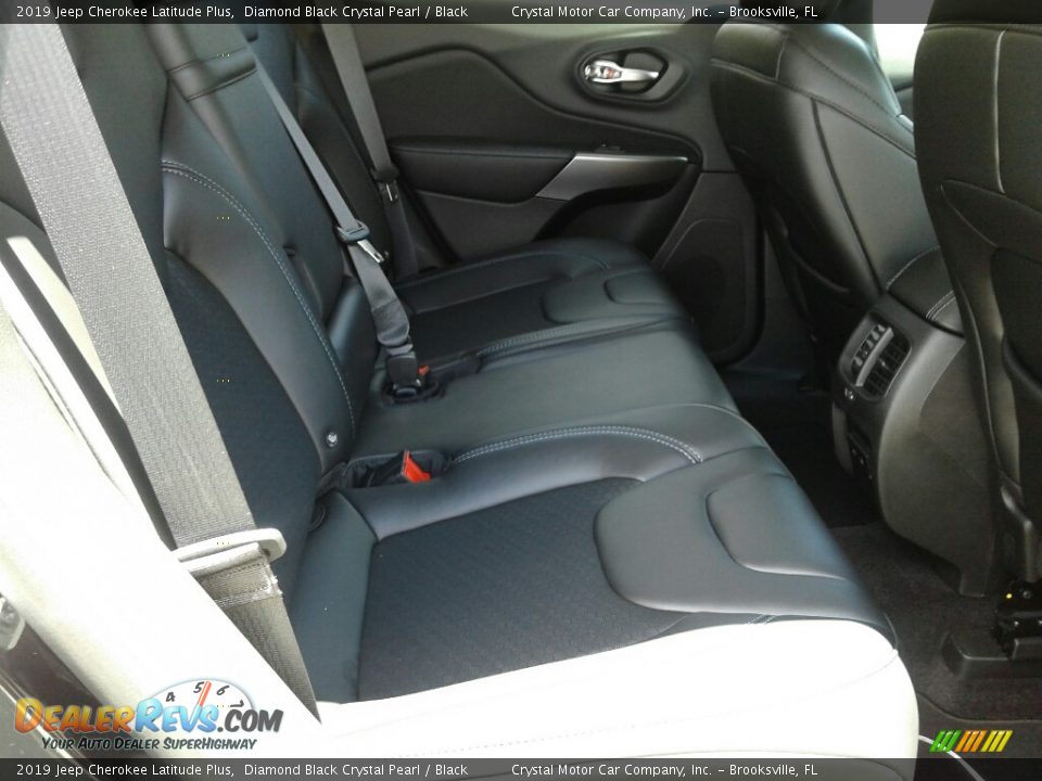2019 Jeep Cherokee Latitude Plus Diamond Black Crystal Pearl / Black Photo #11