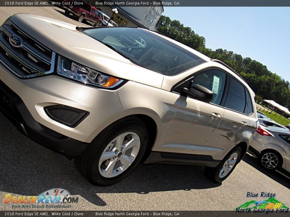 2018 Ford Edge SE AWD White Gold / Dune Photo #25