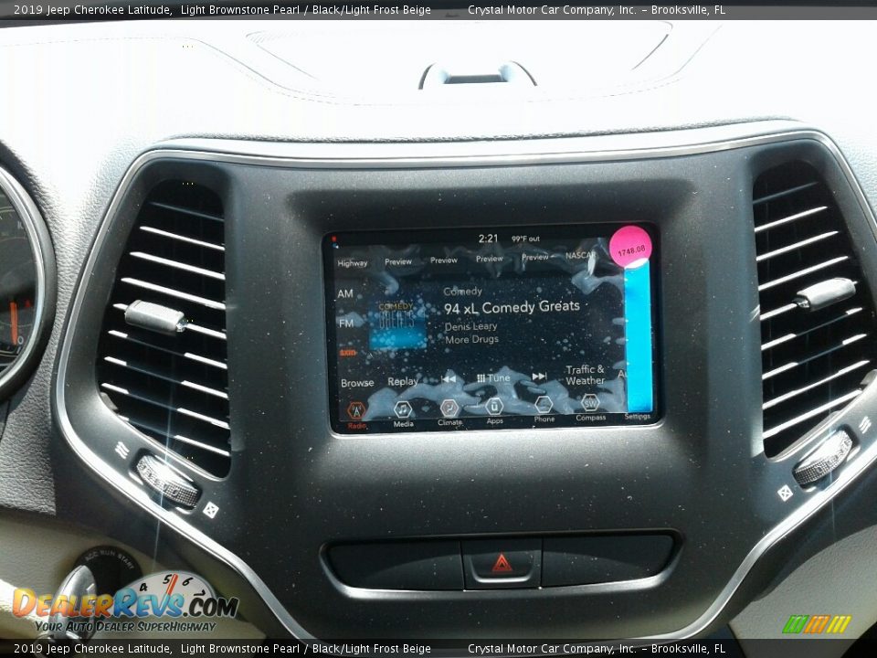 2019 Jeep Cherokee Latitude Light Brownstone Pearl / Black/Light Frost Beige Photo #15