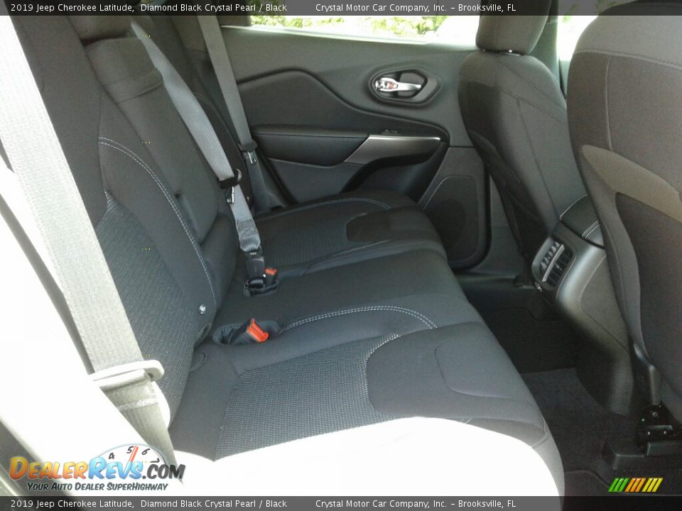 2019 Jeep Cherokee Latitude Diamond Black Crystal Pearl / Black Photo #11