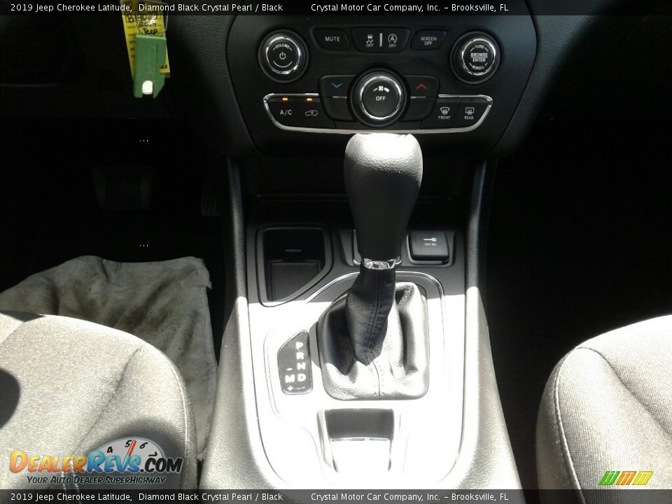 2019 Jeep Cherokee Latitude Diamond Black Crystal Pearl / Black Photo #16