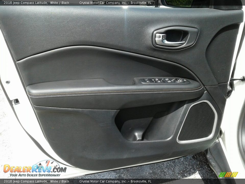 2018 Jeep Compass Latitude White / Black Photo #17