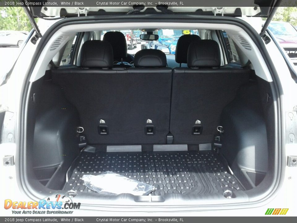 2018 Jeep Compass Latitude White / Black Photo #19