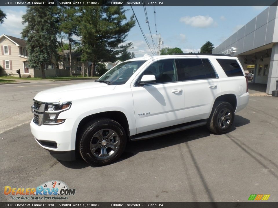 Front 3/4 View of 2018 Chevrolet Tahoe LS 4WD Photo #4